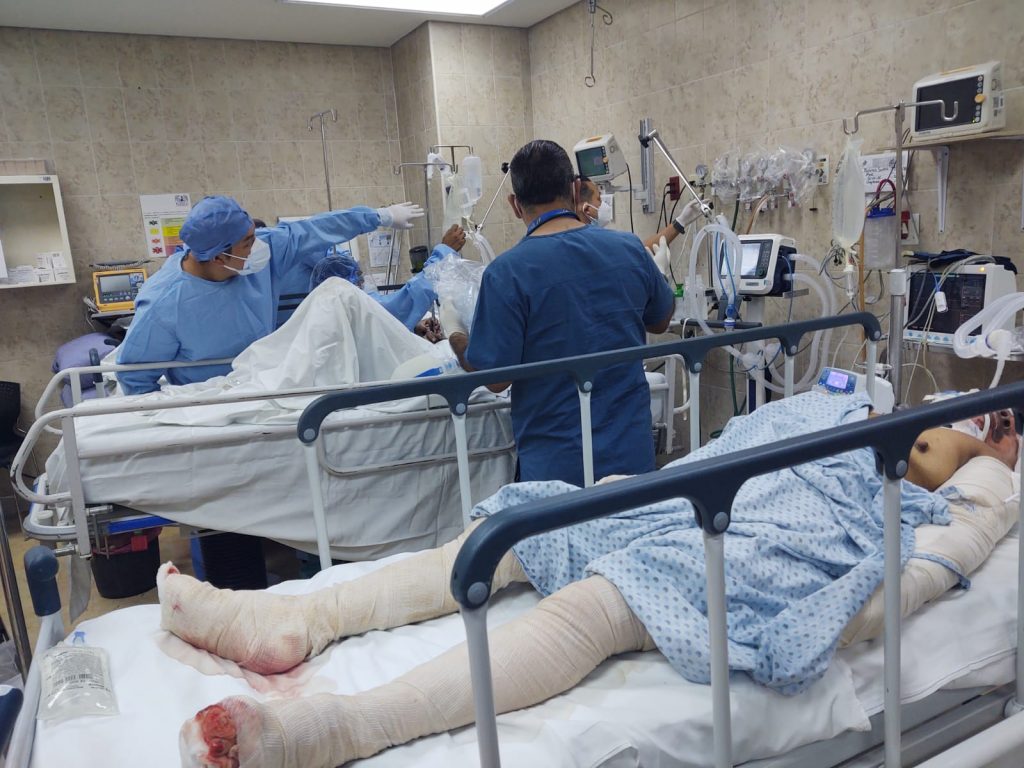 Video desde Puebla: Como zona de guerra, con fuego y personas quemadas, hoy en San Pablo Xochimehuacán