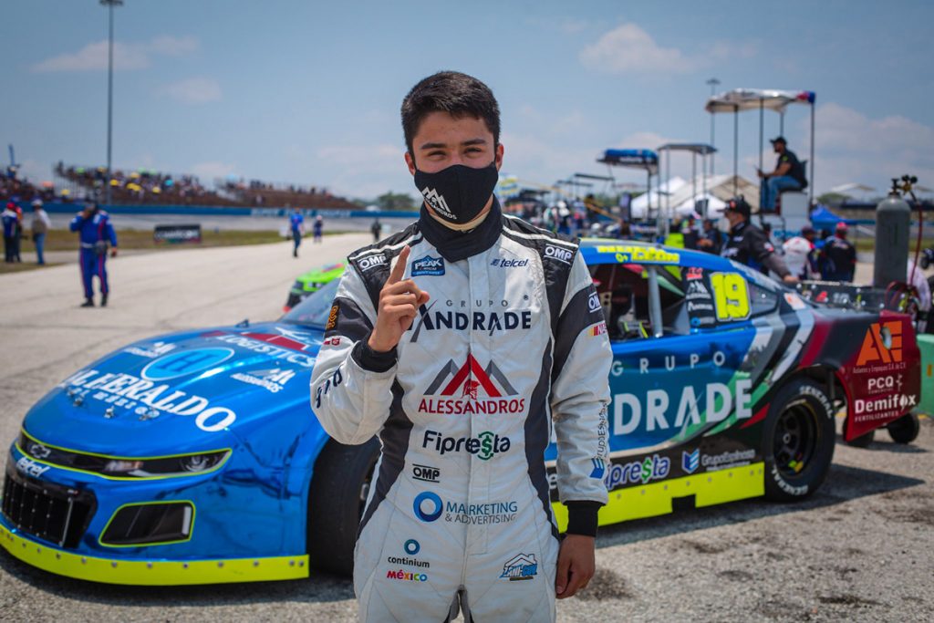 Noel León quiere cerrar su fin de semana con sexto triunfo en NASCAR Challenge