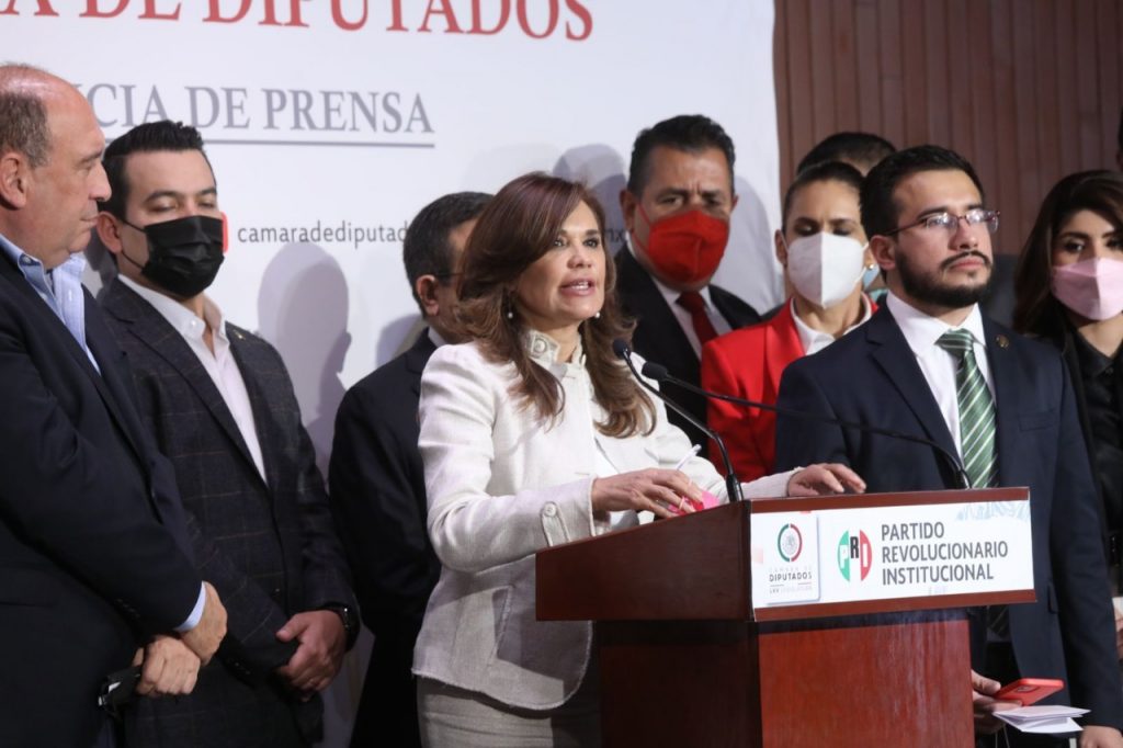 Delicado y preocupante obligar que jóvenes se inscriban en el SAT al cumplir 18 años: Blanca Alcalá