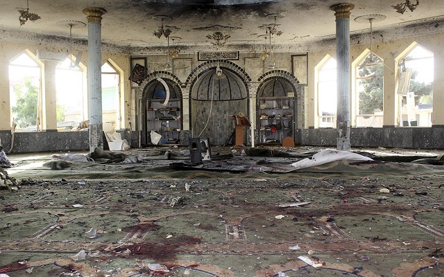 Ascienden a 120 los muertos por el atentado suicida a una mezquita chií en Afganistán