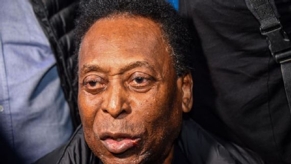 Pelé recibe el alta médica tras pasar un mes hospitalizado