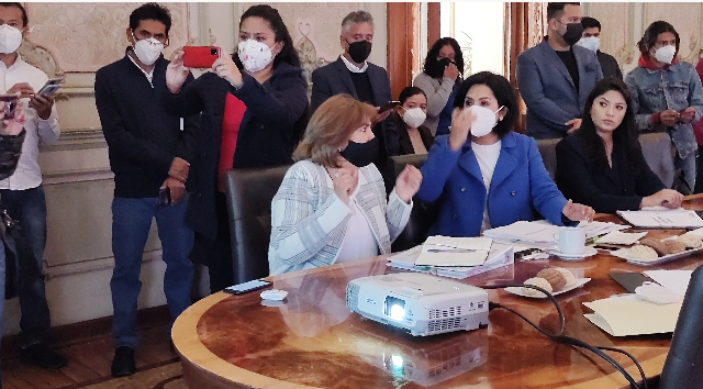 Video desde Puebla: Se confrontan la tesorera Isabel García y el regidor Leobardo Rodríguez por las finanzas del ayuntamiento
