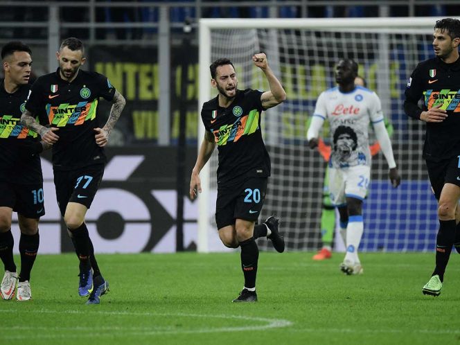 Inter pone fin al invicto de Nápoles y ‘Chucky’
