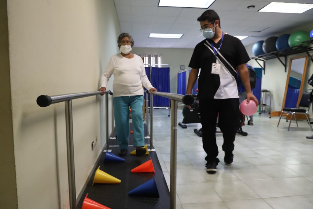 Abre SEDIF cinco plazas para médicos especialistas