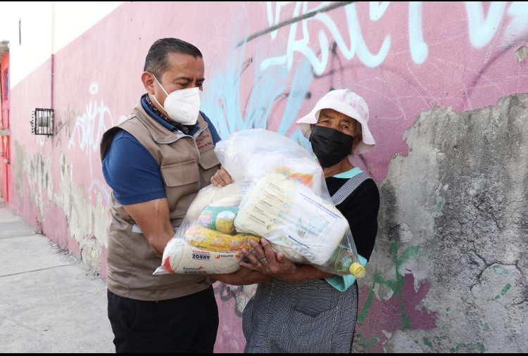 Mantiene SEDIF entrega de paquetes alimentarios y cobertores a familias afectadas de Xochimehuacan