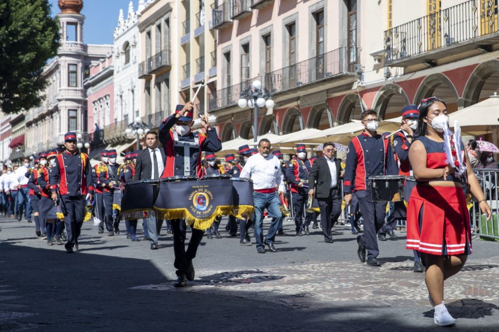 Sin incidentes, desfile cívico escolar por el aniversario de la Revolución Mexicana