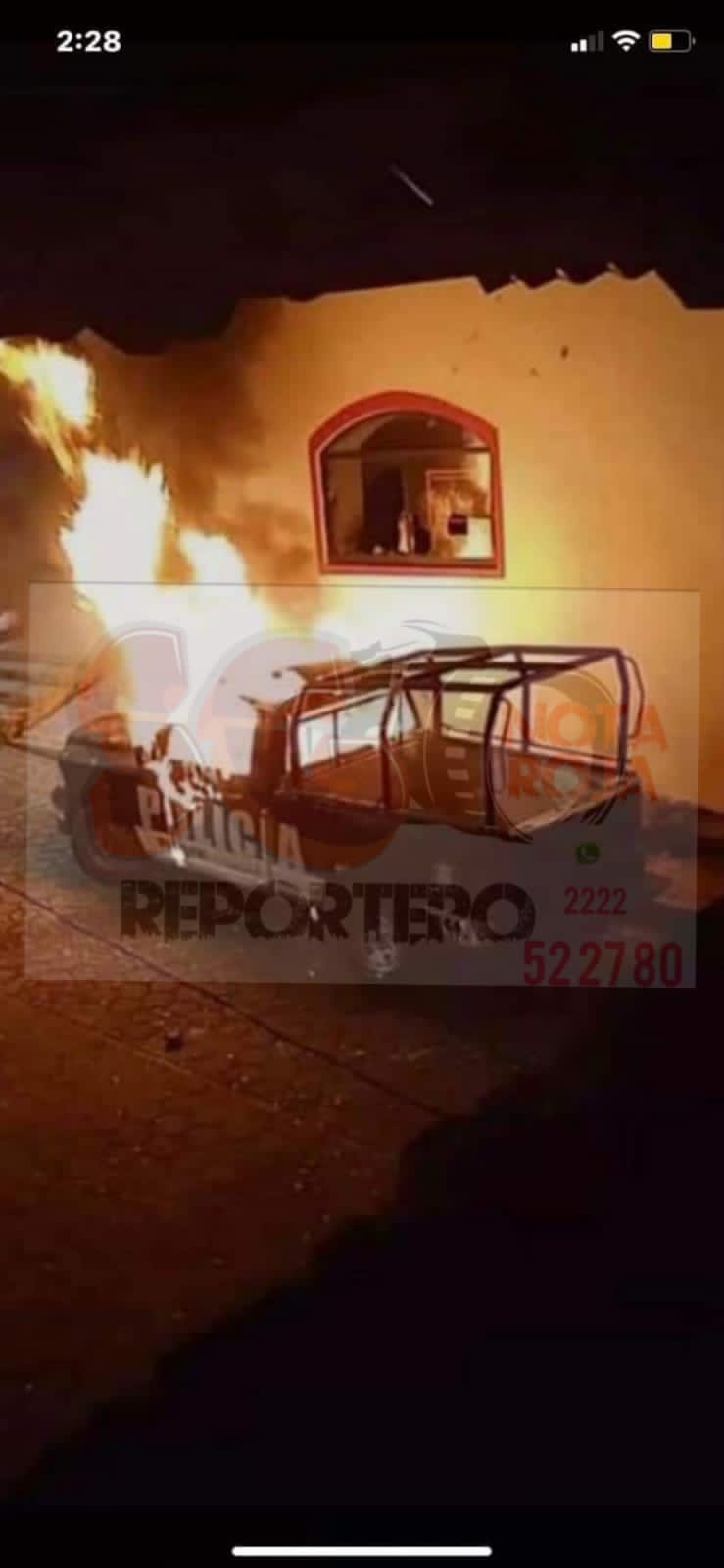 Quema de cohetes incendia una patrulla en Olintla Puebla.