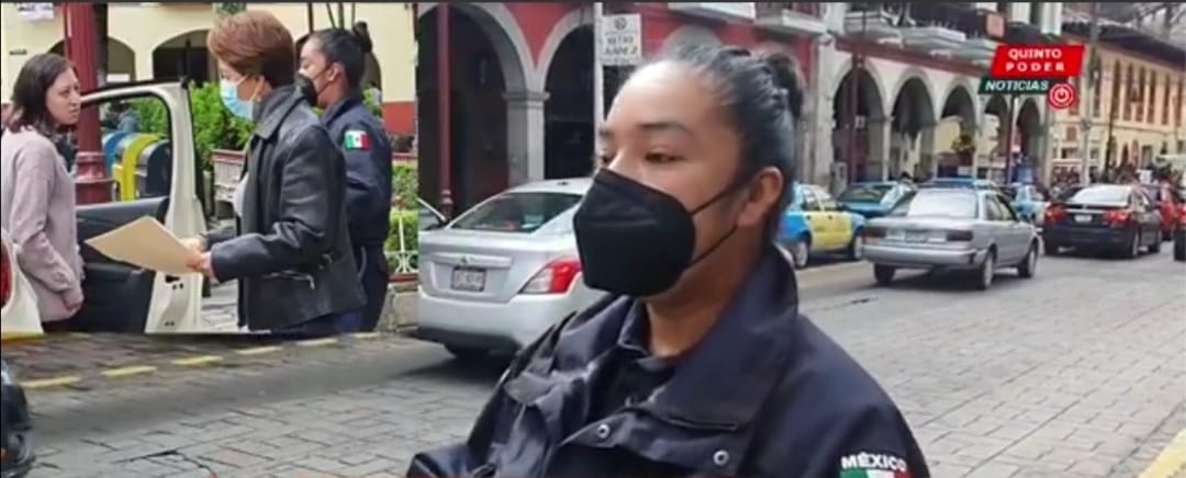 Dos mujeres habrían agredido a fémina agente de vialidad en Huauchinango por ponerles una infracción