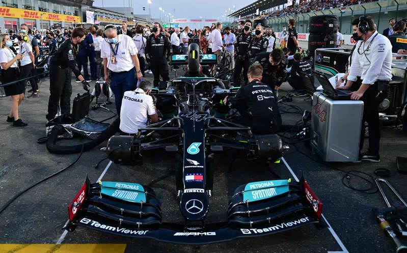 ¡Aviso a Red Bull! Hamilton tendrá un motor ‘más potente’ en Arabia
