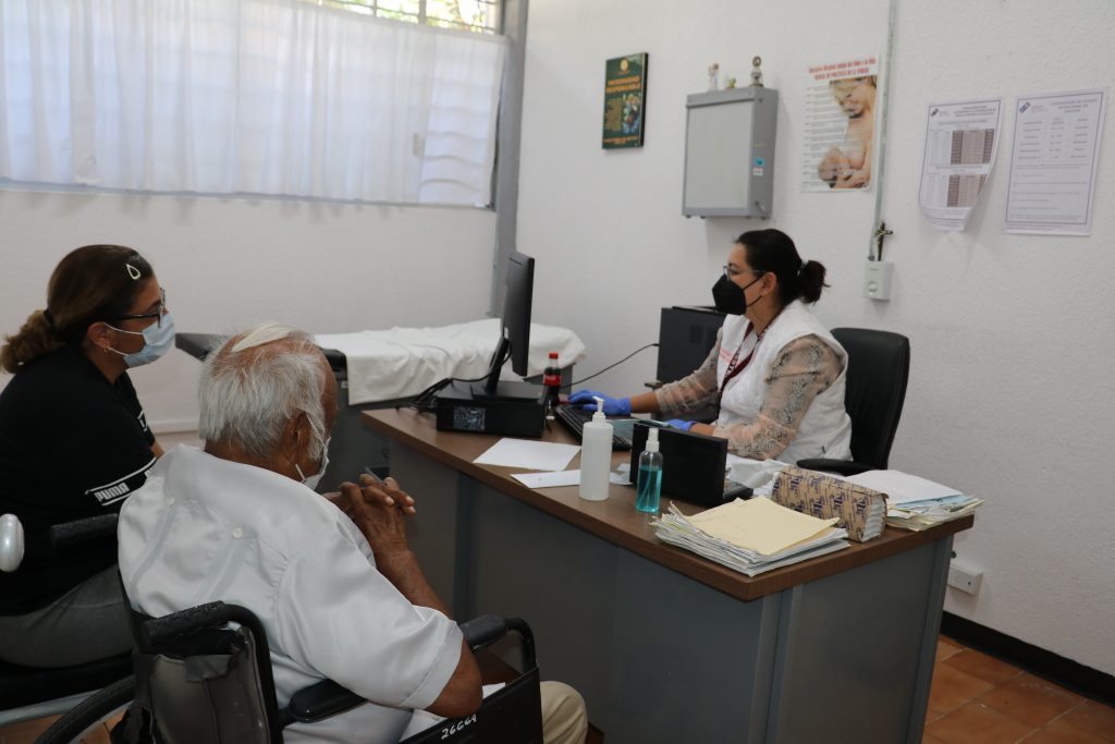 Lleva ISSSTEP jornada de atención a Izúcar de Matamoros