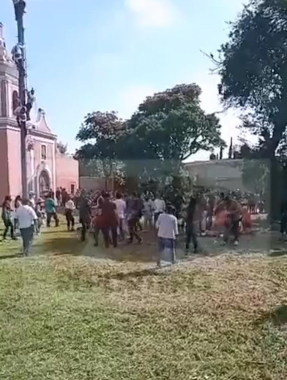 Video desde Puebla: En Huaquechula, volador cae y resulta gravemente herido