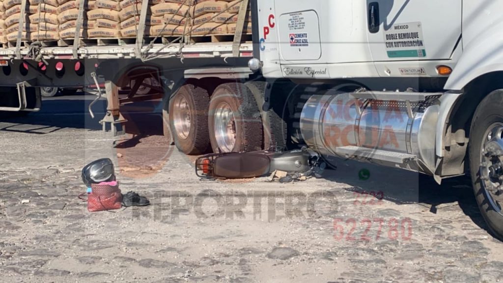 Camionero embiste a motociclistas en San Pablo del Monte…pero ambos sobreviven