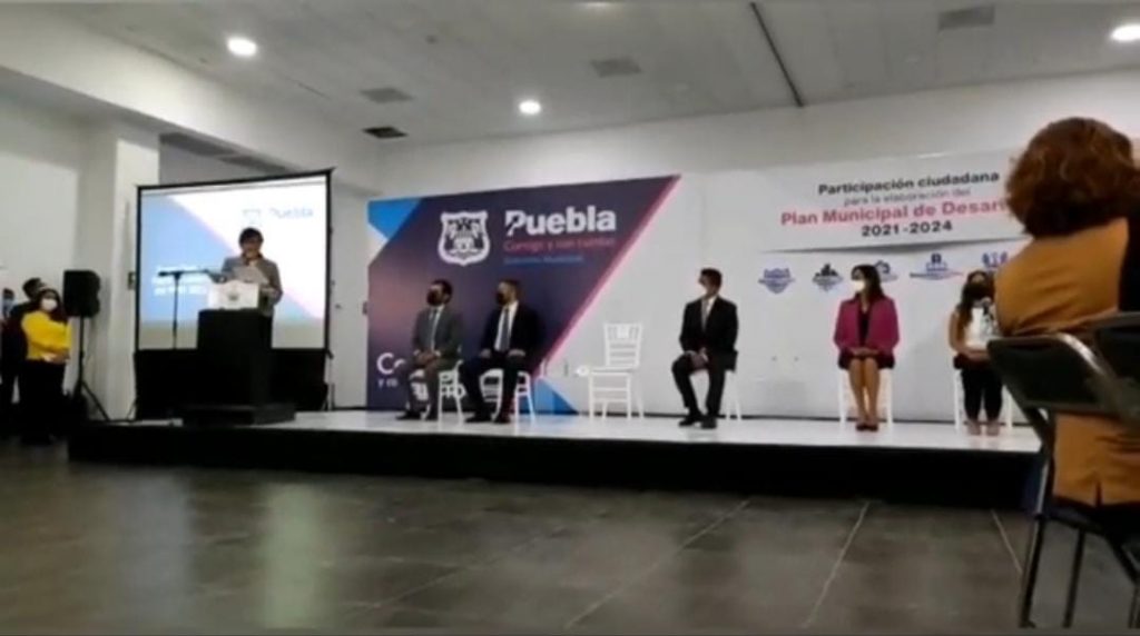 Video desde Puebla: Lilia Cedillo y Eduardo Rivera inician foros para elaborar el Plan Municipal de Desarrollo