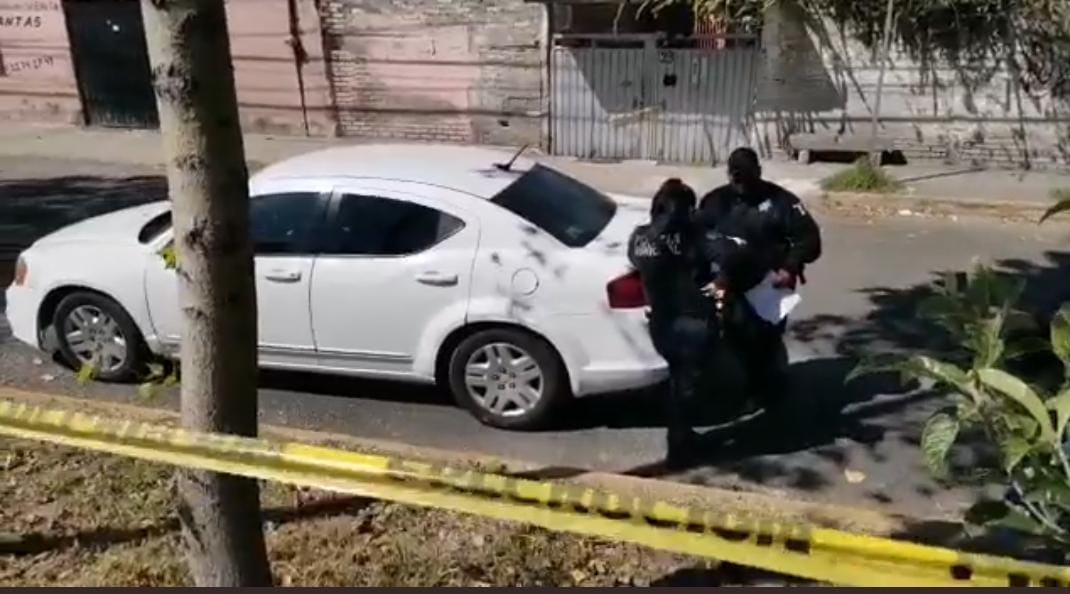 Video desde Puebla: Encuentran dos cuerpos decapitados; supuestamente pertenecientes a las cabezas que el joven Juan pretendía tirar ayer en puente Nuevo,  bulevar Forjadores