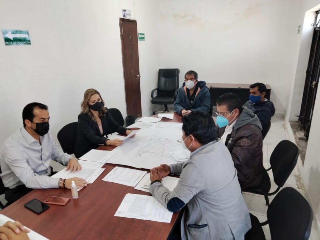 Paola Angón procura mejorar el servicio de agua en San Pedro Cholula