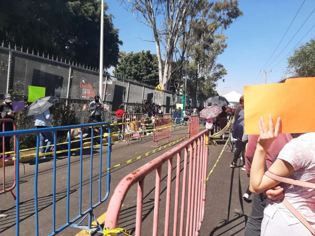 Gran afluencia en la aplicación de vacunas en la arena BUAP