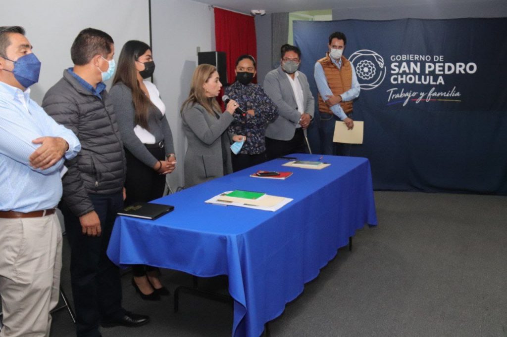 Ayuntamiento de San Pedro Cholula acuerda esquema de trabajo con comerciantes de temporada