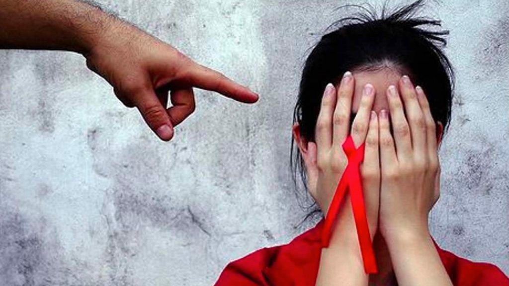 Eliminar el estigma hacia las personas con VIH, clave para su atención