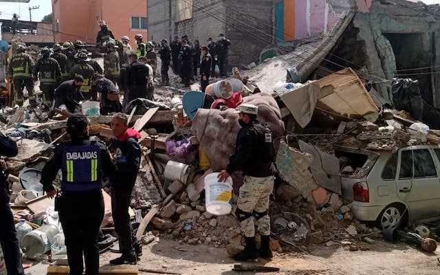 Explota una vivienda en la Miguel Hidalgo; reportan saldo de un muerto y 11 heridos