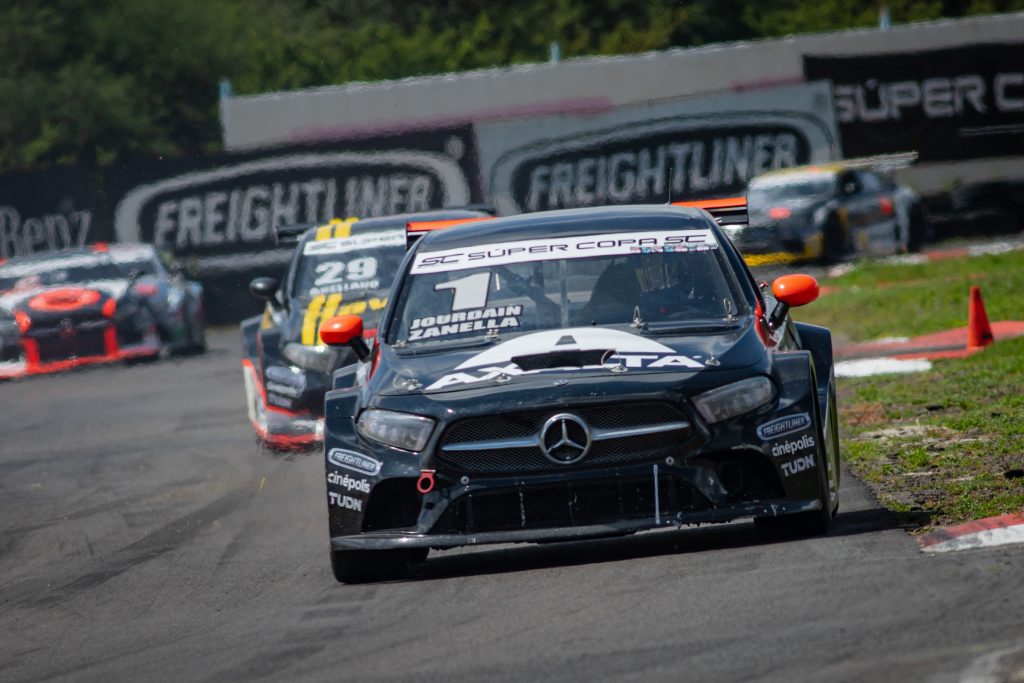 Michel Jourdain Jr. en la carrera Freightliner GTM del Gran Premio de México