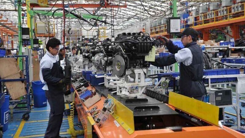 Las entidades que mostraron los aumentos mensuales más importantes en su Actividad Industrial en términos reales fueron Tlaxcala, Nayarit, Puebla