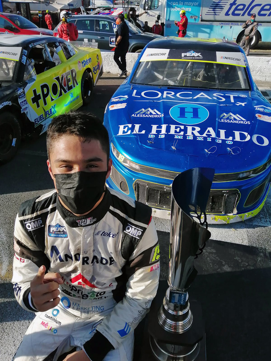 Noel León se impone en NASCAR Challenge en Guadalajara