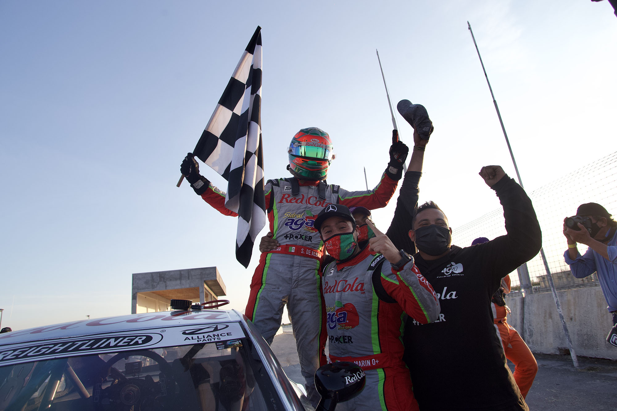 El Sidral Aga Racing Team sale de Monterrey con triunfo y podio de la GTM a manos de Salvador de Alba Jr. y Marco Marín