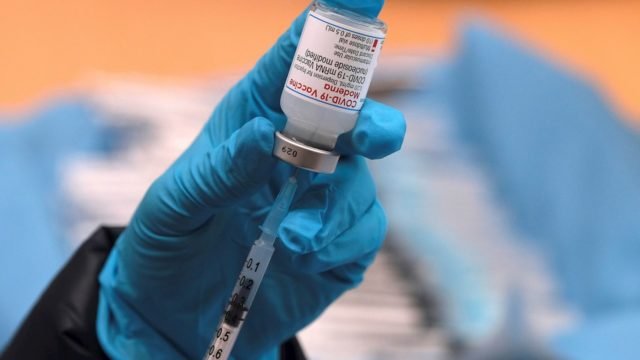 Las vacunas por sí solas no son suficientes para combatir la resistencia a los antimicrobianos (RAM), según un nuevo informe de la OMS