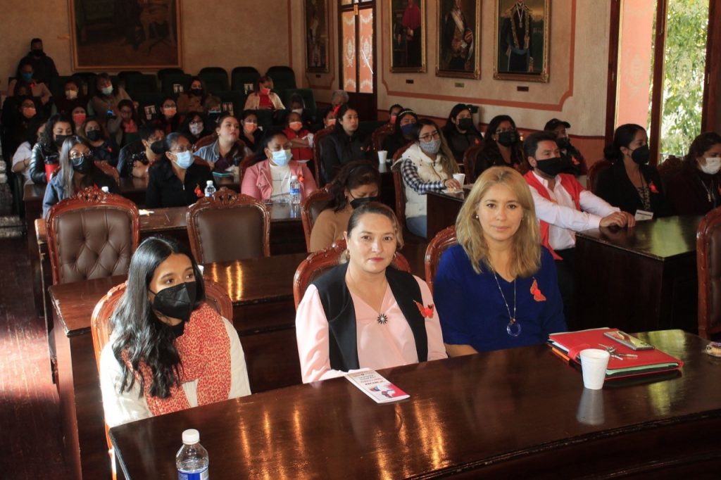 Académicas y activistas imparten conferencias magistrales con motivo del 25-N