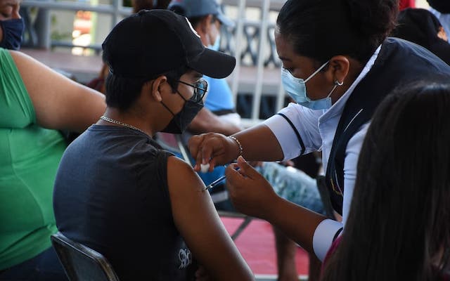 Dan a conocer las sedes de vacunación para adolescentes en la CDMX