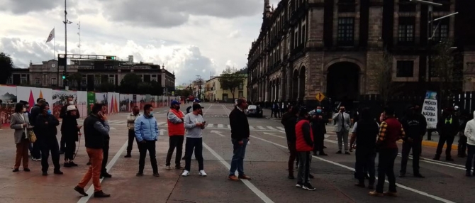 Estado de México: Trabajadores del Ayuntamiento de Toluca exigen sueldos