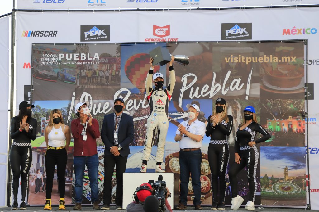 Más de 23 mil poblanos disfrutaron la velocidad de Nascar Peak