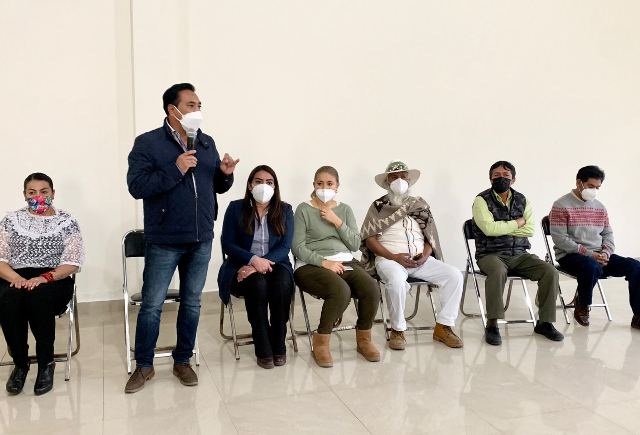 Acuerdan Ayuntamiento de Tlaxcala y artesanos regreso temporal a la Plaza Xicohténcatl
