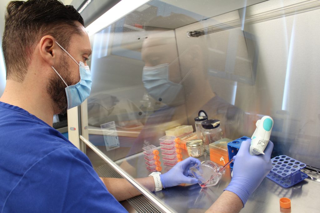 TecSalud y Cardiol Therapeutics realizarán el primer estudio a base de Cannabidiol (CBD) para pacientes diagnosticados con COVID-19