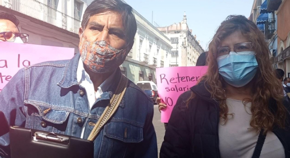 Basificados del ayuntamiento de Puebla se manifiestan para exigir salarios