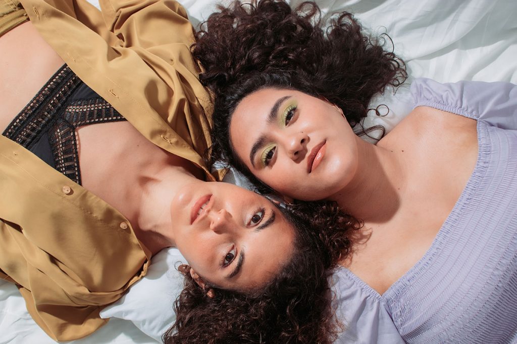 “Nada” es el nuevo sencillo de la cantautora peruana AnaLu