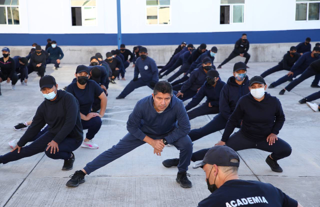 Eduardo Rivera Pérez supervisa formación física de cadetes de Policía Municipal