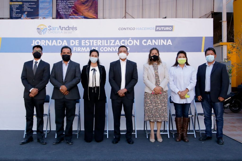 Firma ayuntamiento de San Andrés Cholula convenio para la esterilización de caninos y felinos