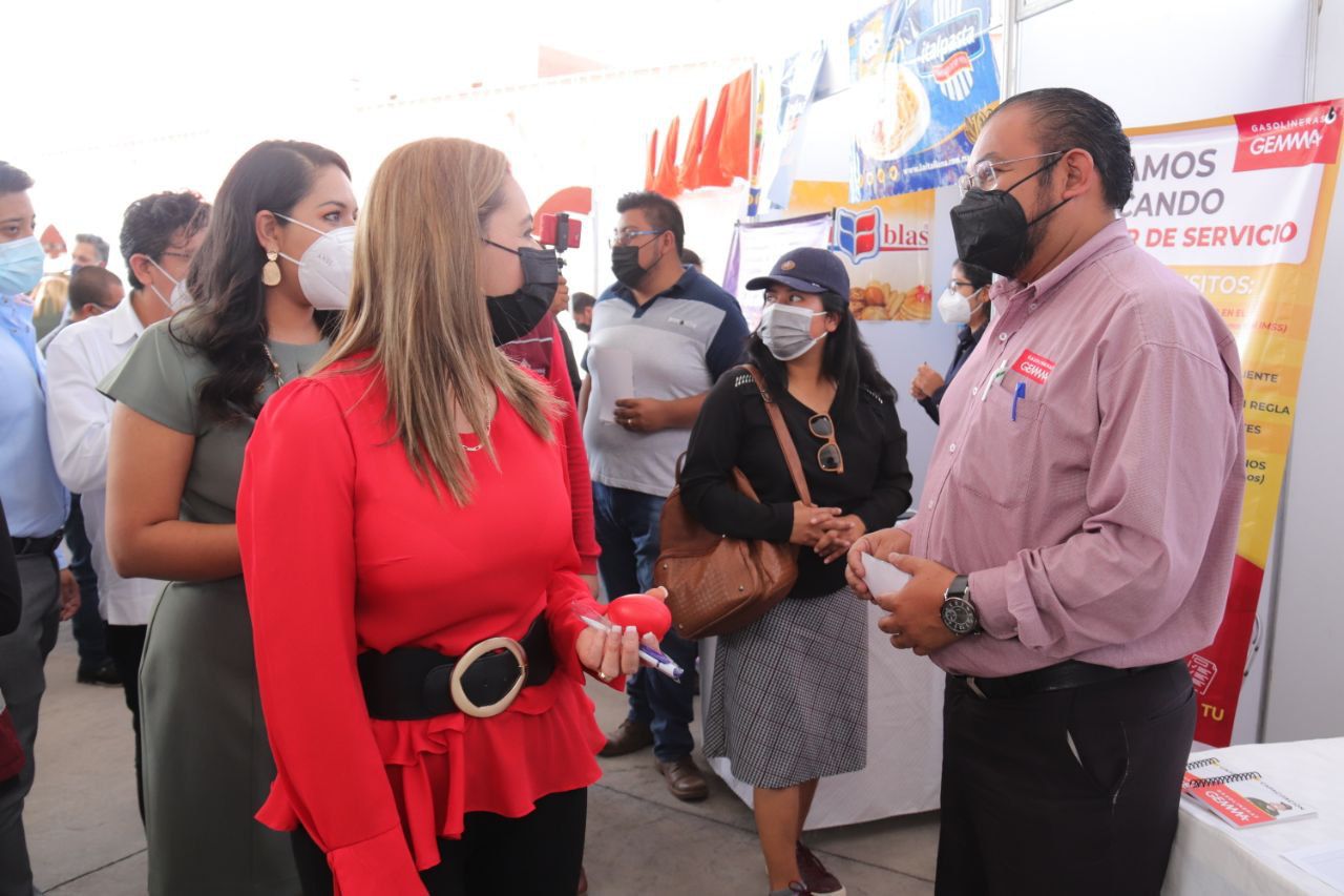 Paola Angon encabeza Feria del Empleo en San Pedro Cholula