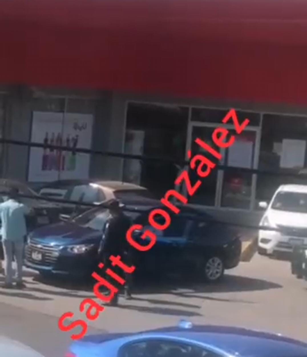 Video desde Puebla: Asaltan a cuentahabiente de Santander en la colonia Huexotitla