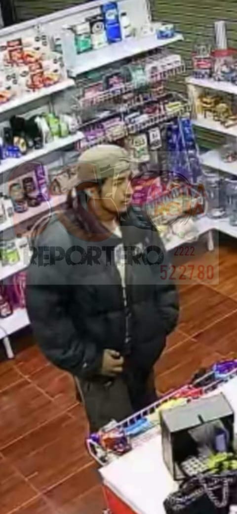 A punta de pistola ladrón atraca una tienda en Izúcar