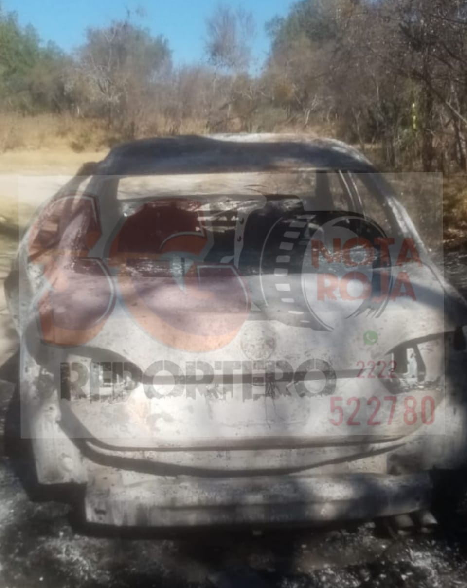 Abandonan y calcinan vehículo en inmediaciones de la Ex Hacienda Apipilolco, Acatzingo