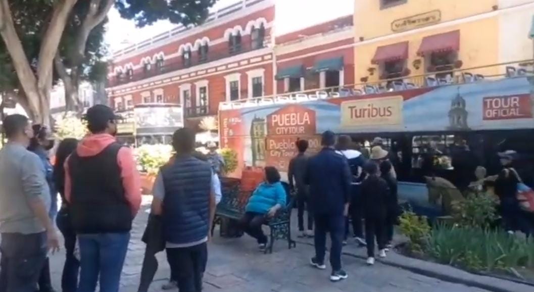 Video desde Puebla: Visitantes hacen filas para subir a turibuses y enlistan qué atracciones recorrerán