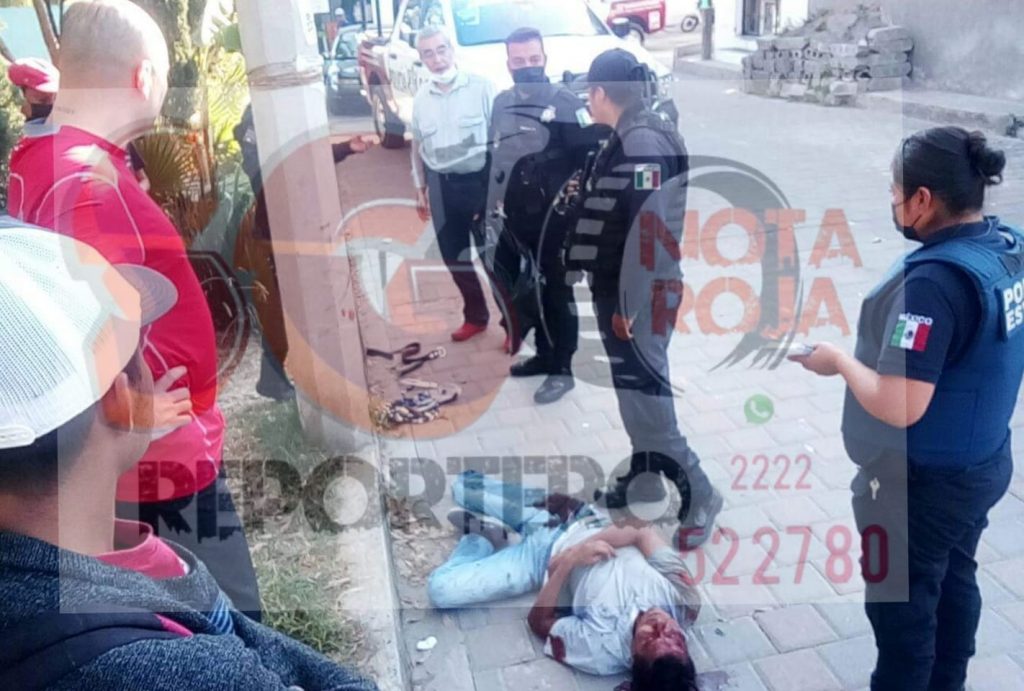 Video desde Puebla: Policías de Amozoc salvan a ratero del linchamiento