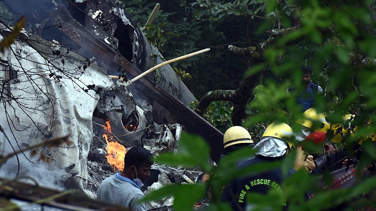 Se estrella helicóptero en India; muere su jefe del Estado Mayor y otras 11 personas