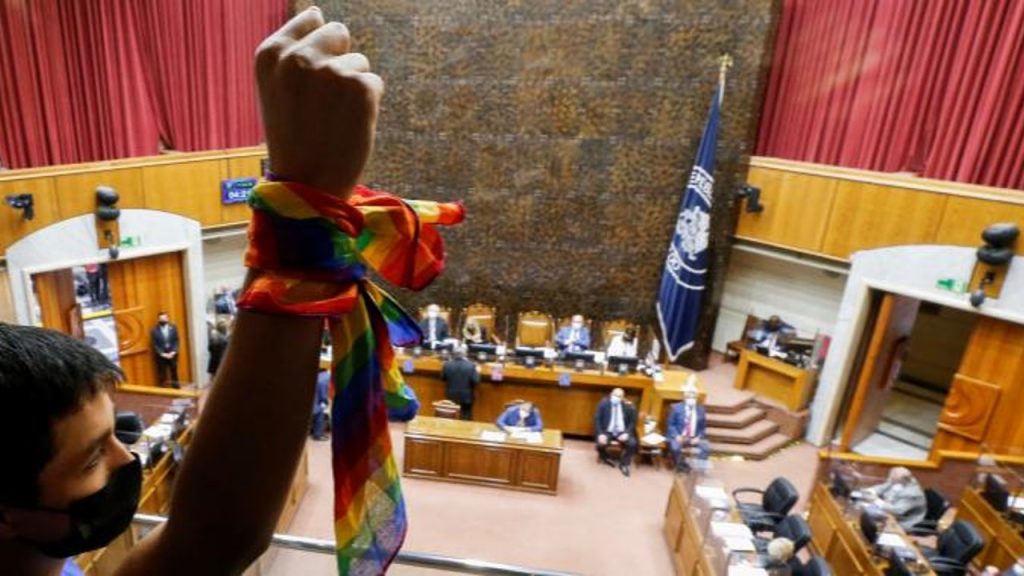 Congreso chileno aprueba matrimonio entre personas del mismo sexo