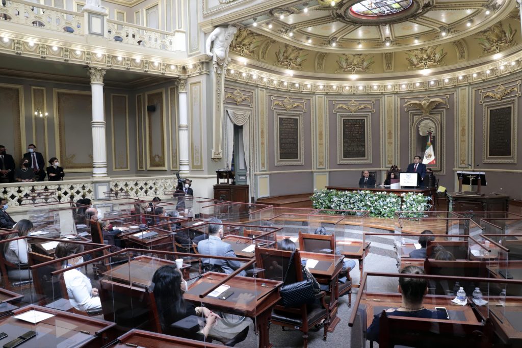 Con cercanía y solidaridad, gobierno atendió a población afectada por Grace y la explosión en Xochimehuacan