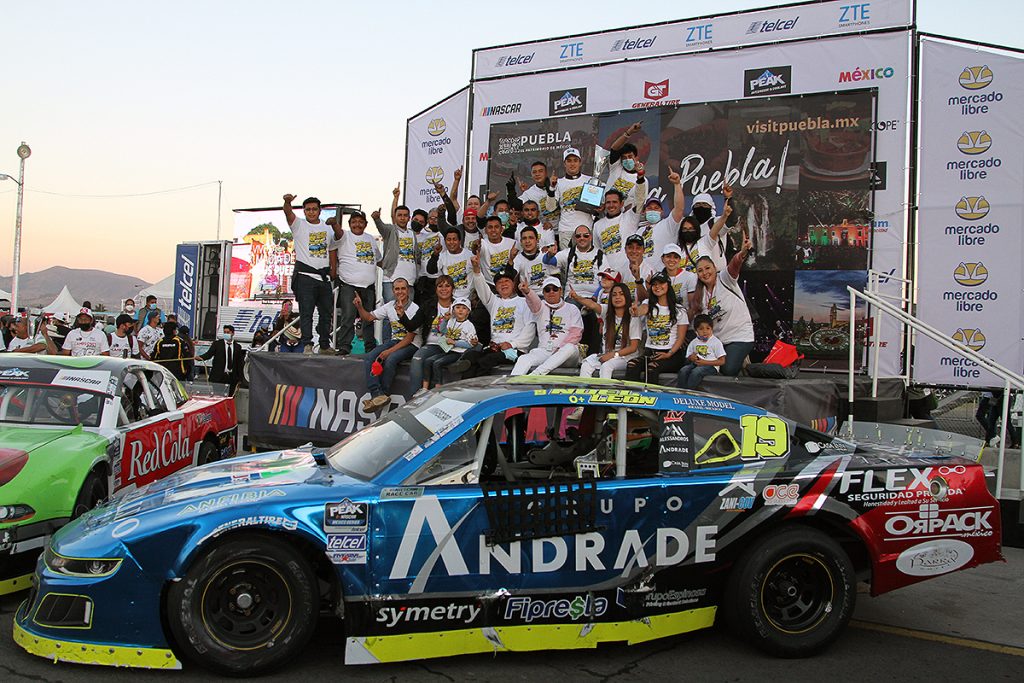 Se queda Noel León con cetro de NASCAR Challenge