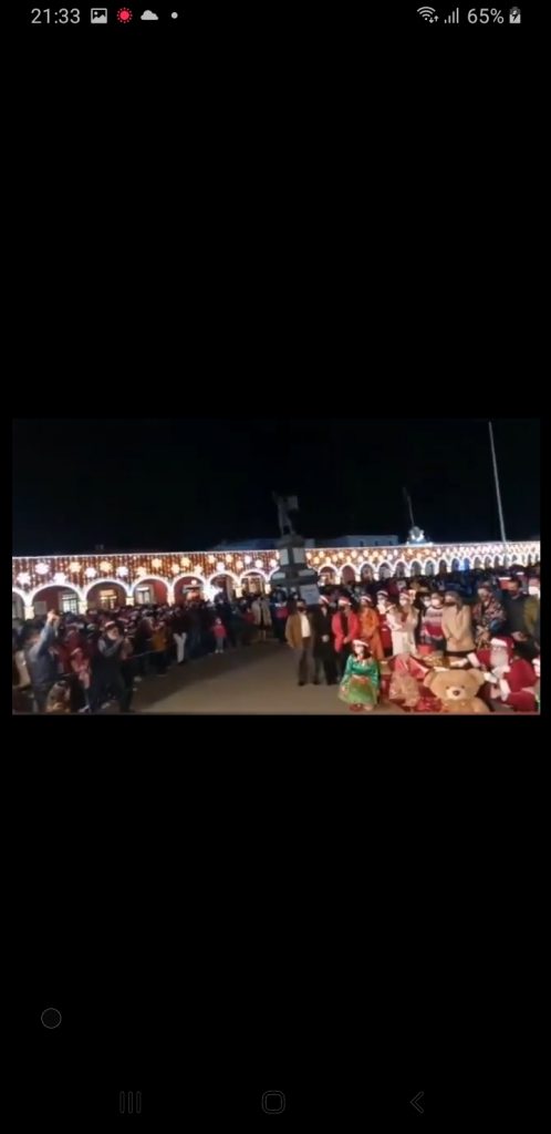 Video desde Puebla: En San Pedro Cholula, Paola Angon enciende el árbol de navidad