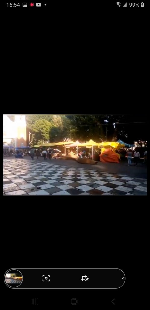 La Villita, llena de gente para el día de la Virgen de Guadalupe